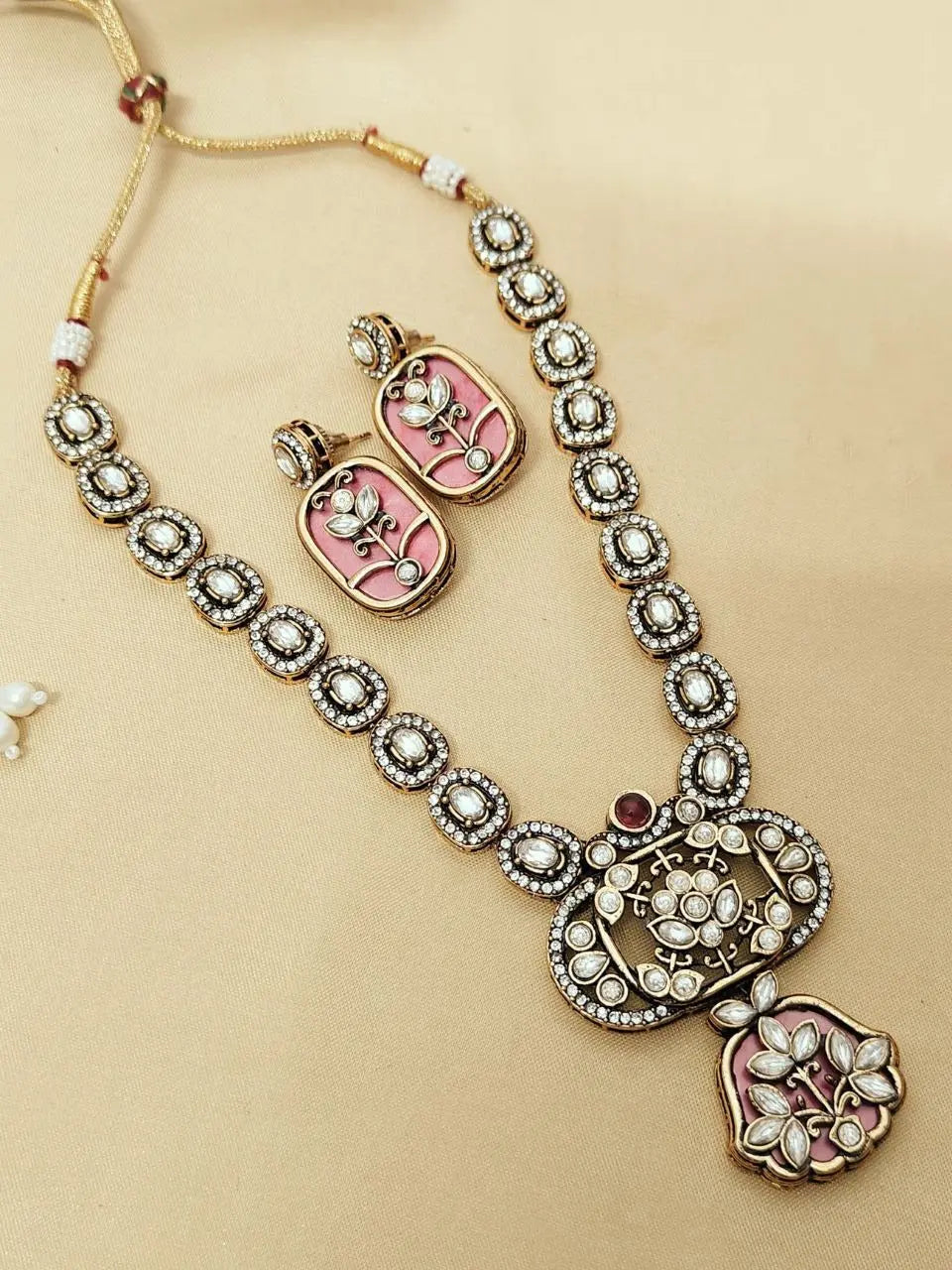 Beautiful Premium Quality MOP Work Original Pachi Kundan Necklace with Beautiful Earrings RE