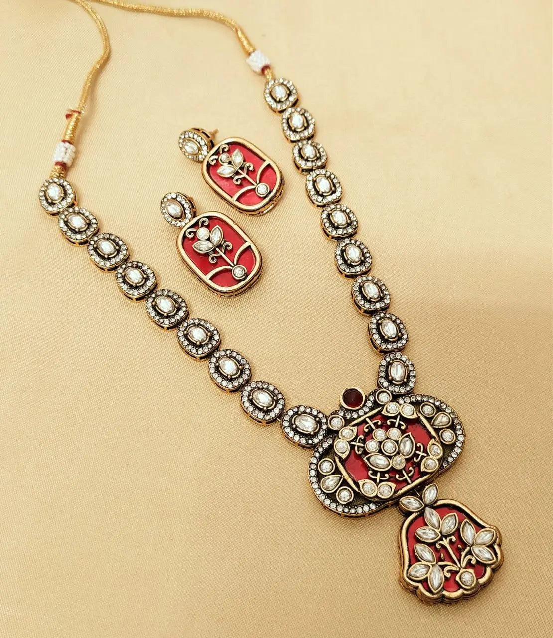 Beautiful Premium Quality MOP Work Original Pachi Kundan Necklace with Beautiful Earrings RE