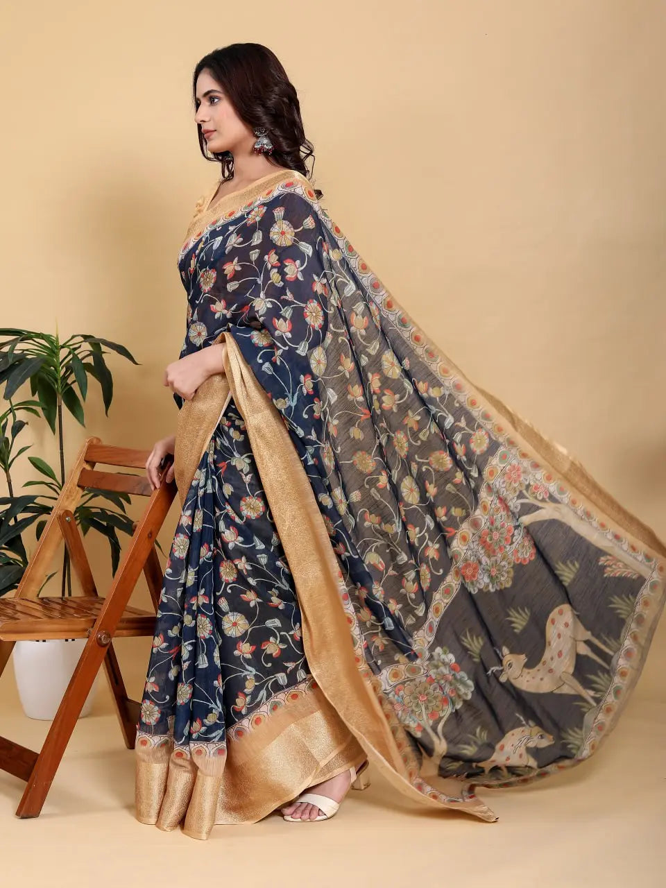 Designer Jacquard Patta Linen Cotton Saree with Floral Digital Print & Zari Border – Festive Ethnic Wear Attractive Sister
