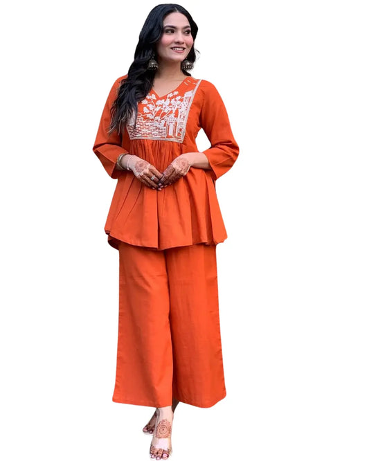 Women's Chic Embroidered Cotton Slub Kurta Pant Set Size -L BazaarBag